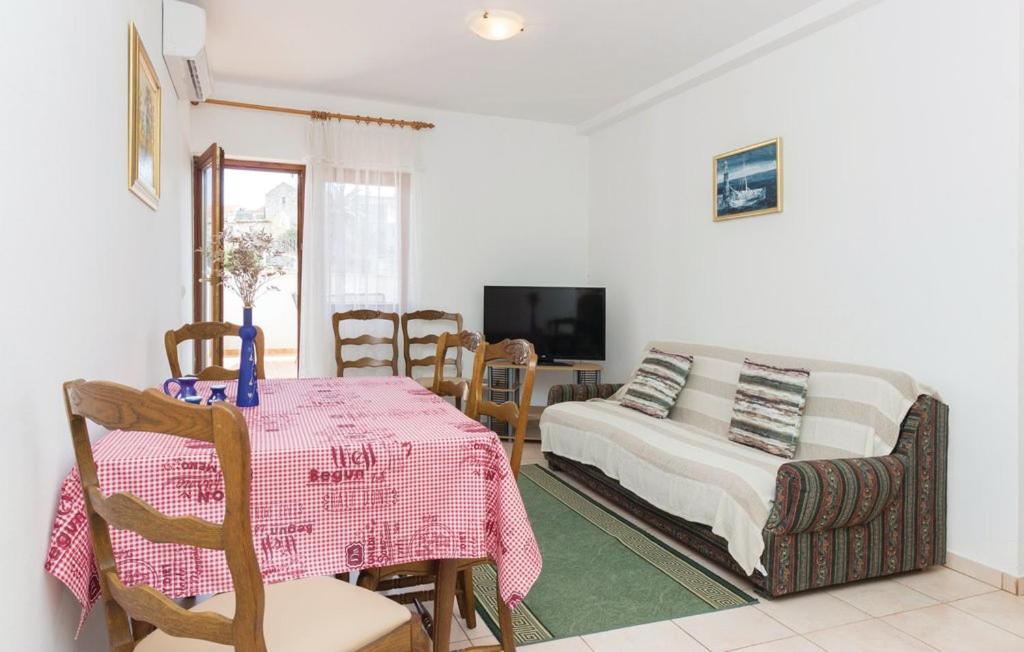 Apartmani Cizmesija Tkon Zewnętrze zdjęcie